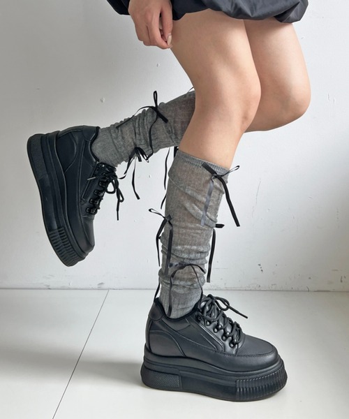 Shoes in Closet（シューズインクローゼット）の「+7.5㎝ 厚底 プラットフォーム インヒール サイドジップ スニーカー5951（スニーカー・レディース・ブラック×ブラック/ホワイト・LL/S/M/L）」の16枚目の写真
