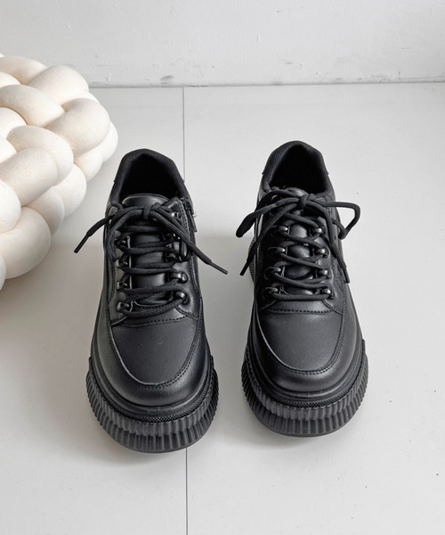 Shoes in Closet（シューズインクローゼット）の「+7.5㎝ 厚底 プラットフォーム インヒール サイドジップ スニーカー5951（スニーカー・レディース・ブラック×ブラック/ホワイト・LL/S/M/L）」の22枚目の写真