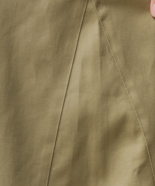 Adoon plain（アドーンプレーン）の「Two-Tuck Wide Structured Chino Pants / 2タックワイドカーブデザインチノパンツ（チノパンツ・メンズ・ベージュ/チャコールグレー・SMALL/LARGE/MEDIUM）」の5枚目の写真