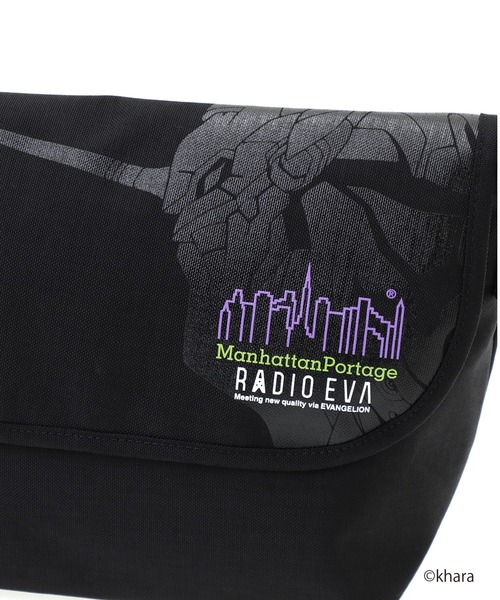 Manhattan Portage（マンハッタンポーテージ）の「NYLON MESSENGER BAG JR (SM) MGNT REVA（メッセンジャーバッグ・メンズ・ブラック・SMALL）」の11枚目の写真