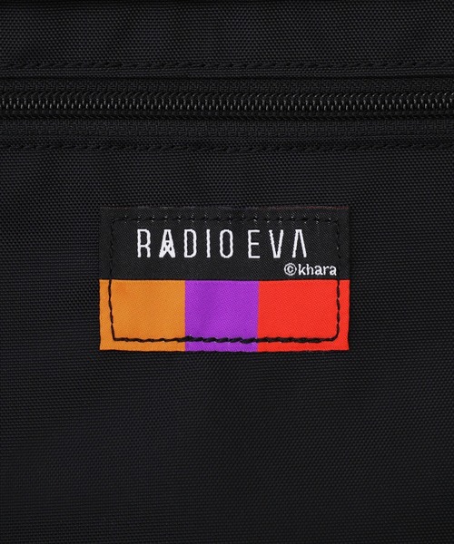 Manhattan Portage（マンハッタンポーテージ）の「NYLON MESSENGER BAG JR (SM) MGNT REVA（メッセンジャーバッグ・メンズ・ブラック・SMALL）」の10枚目の写真