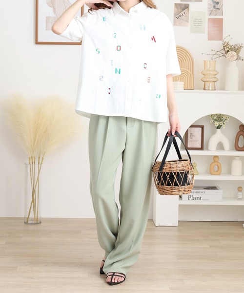 Emago(イマゴ)の「EMAGO アルファベット刺繍シャツ(シャツ/ブラウス・レディース・オレンジ/ブラック・FREE)」の6枚目の写真