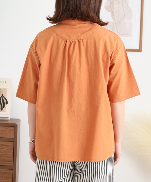Emago(イマゴ)の「EMAGO アルファベット刺繍シャツ(シャツ/ブラウス・レディース・オレンジ/ブラック・FREE)」の17枚目の写真