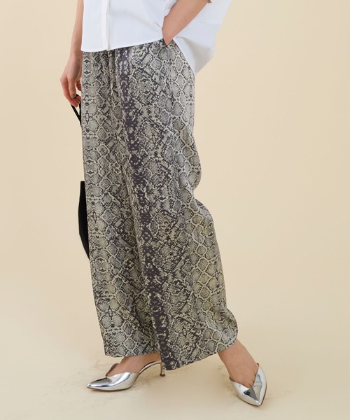 marmors(マルモア)の「【marmors】original python print pants(その他パンツ・レディース・グレー/ブラウン・36)」の3枚目の写真