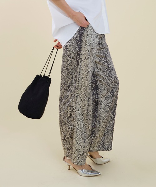 marmors(マルモア)の「【marmors】original python print pants(その他パンツ・レディース・グレー/ブラウン・36)」の6枚目の写真