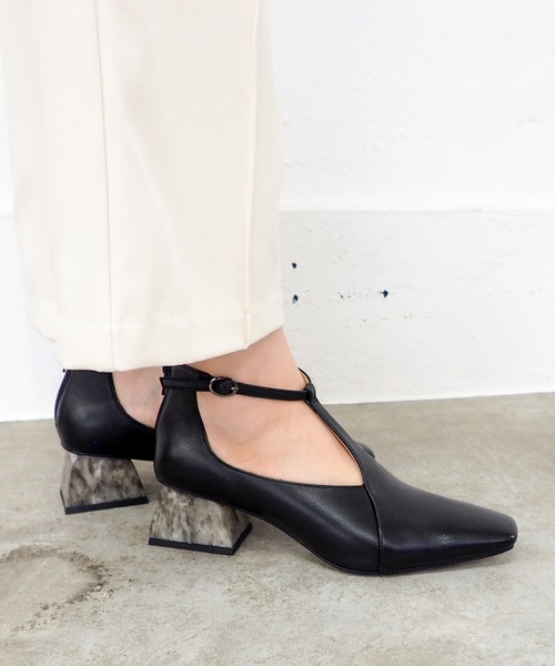 cava cava（サヴァサヴァ）の「ネックTストラップパンプス　1320685（パンプス・レディース・ブラック/グレイッシュベージュ/ボルドー・23cm/23.5cm/24cm/24.5cm/22.5cm）」の21枚目の写真