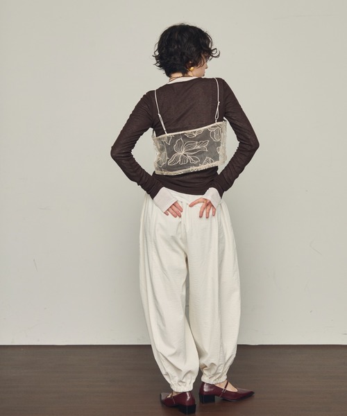 Trish(トリッシュ)の「チュール花柄刺繍ビスチェ(キャミソール・レディース・アイボリー/ブラック・MEDIUM)」の22枚目の写真