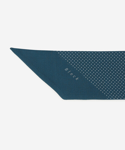 Bshop（ビショップ）の「Bleck | シルクスカーフ（バンダナ/スカーフ・レディース・ブラック/ブルー系その他・ONE）」の4枚目の写真