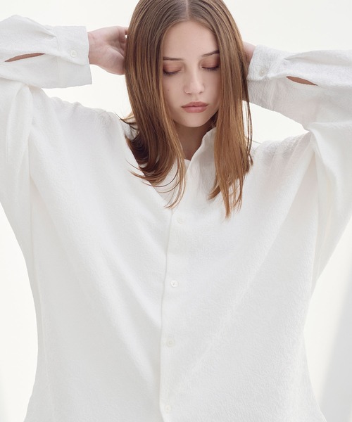 ASTRONOMY（アストロノミー）の「リッチドレープワイドシルエット短丈ドルマン長袖シャツ TPU/総柄ジャガード（シャツ/ブラウス・メンズ・ホワイト/ブルー系/チャコール/ブラック系/ブルーグレー/ブラック/ホワイト系/ワイン系/グレー系・XL/L/M/S）」の3枚目の写真