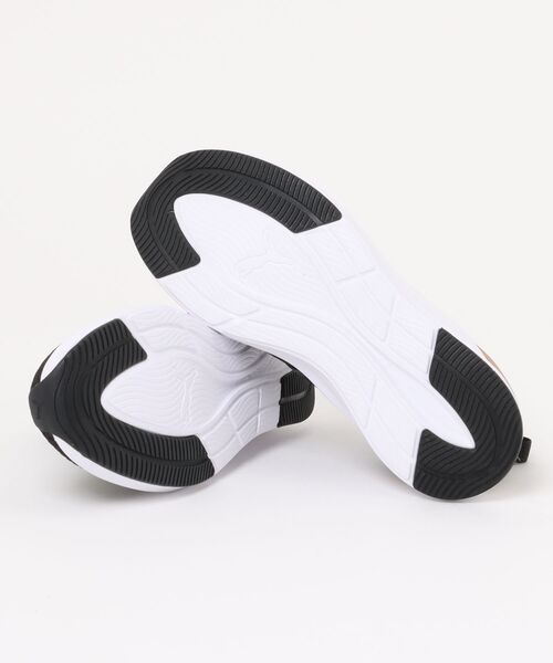 PUMA（プーマ）の「《PUMA》SOFTRIDE ハルリー スリップオン（スリッポン・レディース・ブラック/ホワイト系その他/ブラック×ホワイト/ブラック×ブラック/グレー系その他・23.5cm/24.0cm/24.5cm/23.0cm/25.0cm/22.5cm）」の7枚目の写真