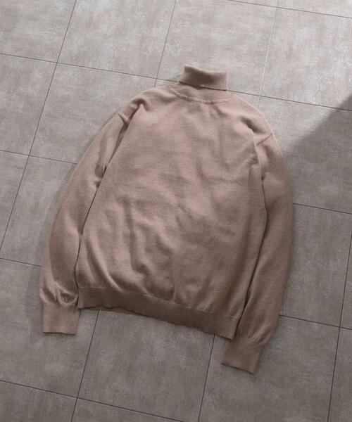 ITEMS URBANRESEARCH(アイテムズ アーバンリサーチ)の「カシミヤ×コットンハイネック セーター(ニット/セーター・メンズ・ブラック/グレー/モカ/ボルドー・MEDIUM/LARGE)」の4枚目の写真
