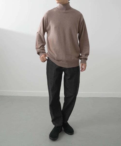 ITEMS URBANRESEARCH(アイテムズ アーバンリサーチ)の「カシミヤ×コットンハイネック セーター(ニット/セーター・メンズ・ブラック/グレー/モカ/ボルドー・MEDIUM/LARGE)」の5枚目の写真