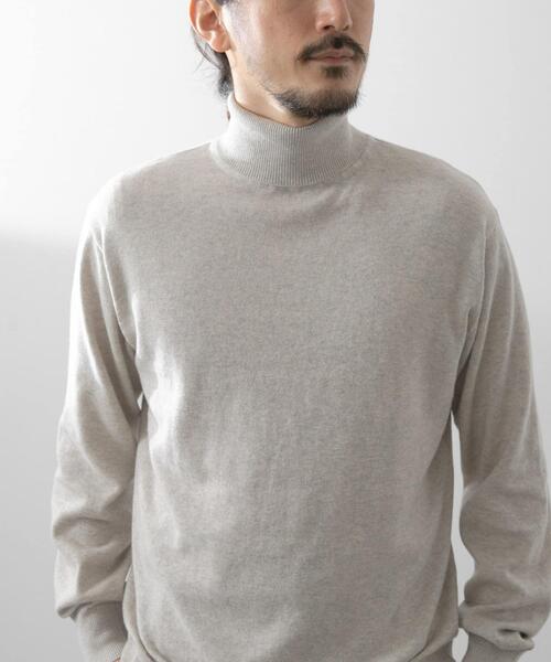 ITEMS URBANRESEARCH(アイテムズ アーバンリサーチ)の「カシミヤ×コットンハイネック セーター(ニット/セーター・メンズ・ブラック/グレー/モカ/ボルドー・MEDIUM/LARGE)」の8枚目の写真