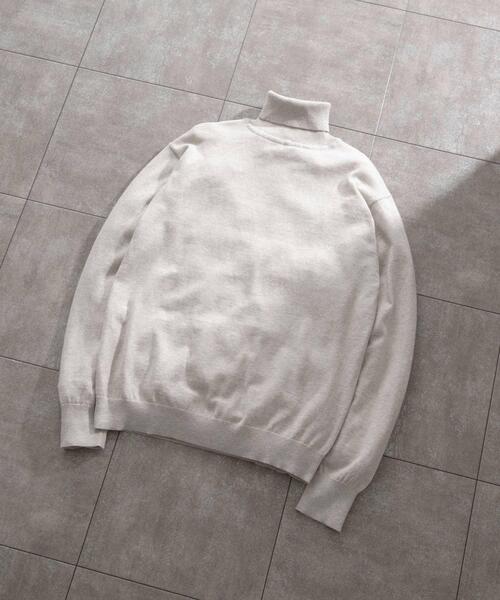 ITEMS URBANRESEARCH(アイテムズ アーバンリサーチ)の「カシミヤ×コットンハイネック セーター(ニット/セーター・メンズ・ブラック/グレー/モカ/ボルドー・MEDIUM/LARGE)」の21枚目の写真