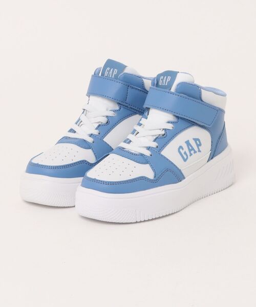 GAP（ギャップ）の「《GAP》ｼｭｰｽﾞGPK52531（スニーカー・キッズ・ホワイト系その他/ホワイト×ブラック/ホワイト×ブルー・19.0cm/20.0cm/21.0cm/22.0cm/23.0cm）」の2枚目の写真
