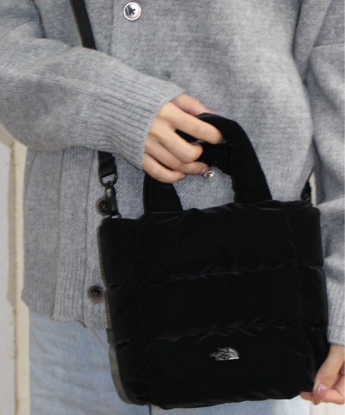 THE NORTH FACE(ザノースフェイス)の「【THE NORTH FACE/ザノースフェイス】トートバッグミニ(PLUMPY TOTE BAG MINI)(トートバッグ・レディース・ホワイト/ブラック/ブラック系その他/クリーム・ONE SIZE)」の3枚目の写真