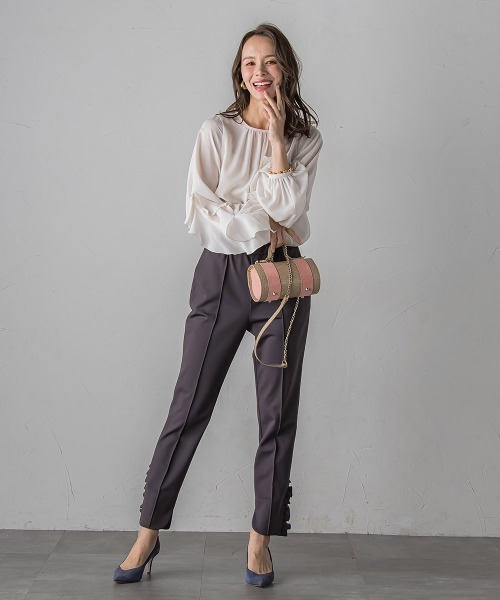 Viaggio Blu(ビアッジョブルー)の「ラッフルブラウス≪洗濯機で洗える≫(シャツ/ブラウス・レディース・オフホワイト/ブラック・M/S)」の9枚目の写真