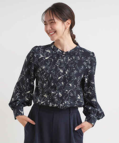 DRESKIP（ドレスキップ）の「【セットアップ可】ピンタックバンドカラーブラウス（シャツ/ブラウス・レディース・グリーン系/ブラック/ネイビー系5/ブラック系5・04/03/02/01）」の5枚目の写真