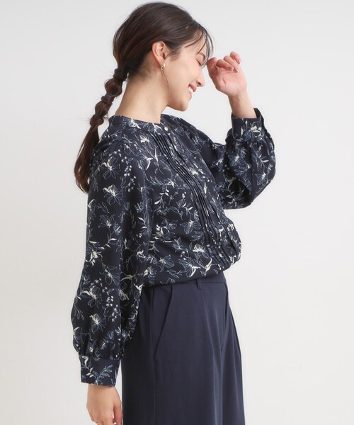DRESKIP（ドレスキップ）の「【セットアップ可】ピンタックバンドカラーブラウス（シャツ/ブラウス・レディース・グリーン系/ブラック/ネイビー系5/ブラック系5・04/03/02/01）」の6枚目の写真
