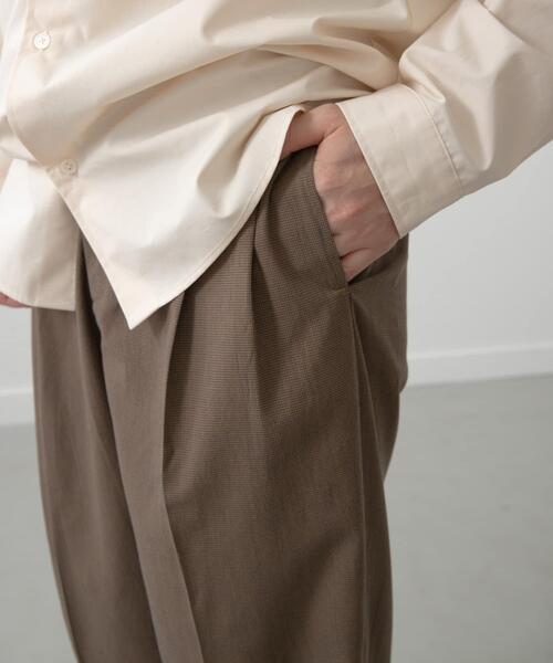 ITEMS URBANRESEARCH（アイテムズ アーバンリサーチ）の「ミニマルチェック クラシック トラウザー（その他パンツ・メンズ・グレー/ブラウン/ブラック・MEDIUM/LARGE）」の4枚目の写真