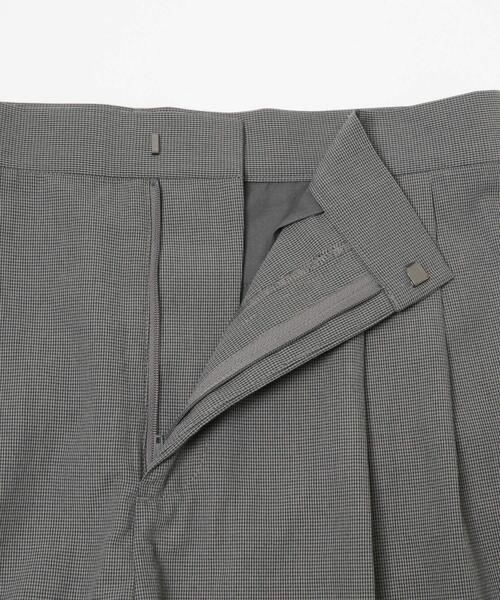 ITEMS URBANRESEARCH（アイテムズ アーバンリサーチ）の「ミニマルチェック クラシック トラウザー（その他パンツ・メンズ・グレー/ブラウン/ブラック・MEDIUM/LARGE）」の19枚目の写真