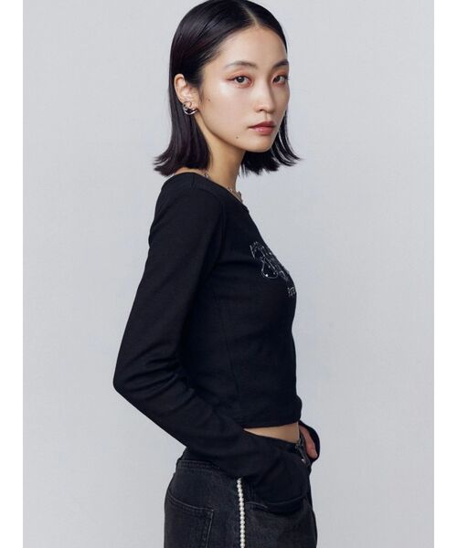 EMODA（エモダ）の「ロゴパッチクロップロンT（Tシャツ/カットソー・レディース・ブラウン/ピンク/グレー/ブラック/アイボリー・FREE）」の16枚目の写真