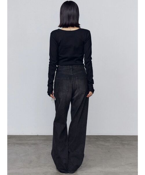 EMODA（エモダ）の「ロゴパッチクロップロンT（Tシャツ/カットソー・レディース・ブラウン/ピンク/グレー/ブラック/アイボリー・FREE）」の19枚目の写真