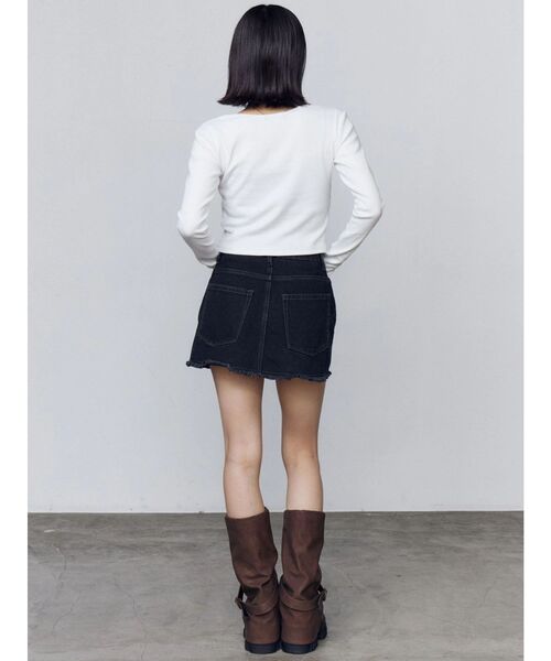 EMODA（エモダ）の「ロゴパッチクロップロンT（Tシャツ/カットソー・レディース・ブラウン/ピンク/グレー/ブラック/アイボリー・FREE）」の12枚目の写真