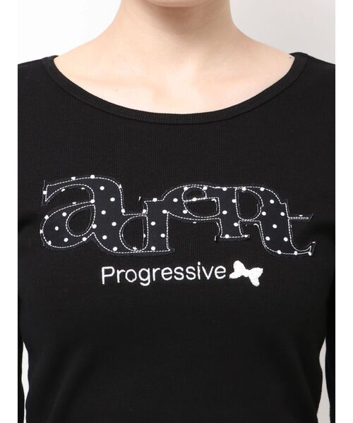 EMODA(エモダ)の「ロゴパッチクロップロンT(Tシャツ/カットソー・レディース・ブラウン/ピンク/グレー/ブラック/アイボリー・FREE)」の21枚目の写真