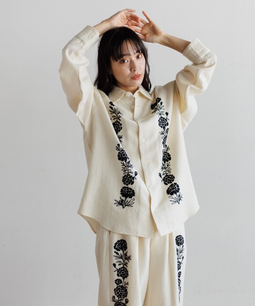 AMERICAN RAG CIE(アメリカンラグシー)の「【MEN , WOMEN】LEIN ウールコットンフラワー刺繍シャツ(シャツ/ブラウス・レディース・オフホワイト・M/L)」の7枚目の写真