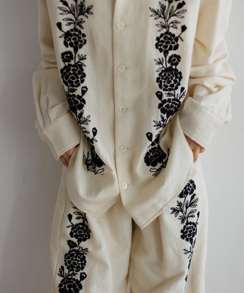 AMERICAN RAG CIE(アメリカンラグシー)の「【MEN , WOMEN】LEIN ウールコットンフラワー刺繍シャツ(シャツ/ブラウス・レディース・オフホワイト・M/L)」の12枚目の写真