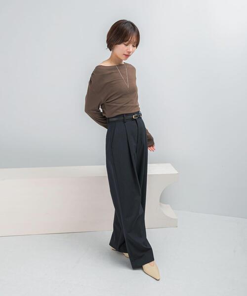 URBAN RESEARCH ROSSO WOMEN（アーバンリサーチ　ロッソ）の「2WAYネックオフショルプルオーバー（Tシャツ/カットソー・レディース・ブラック/オフホワイト/ブラウン・FREE）」の9枚目の写真