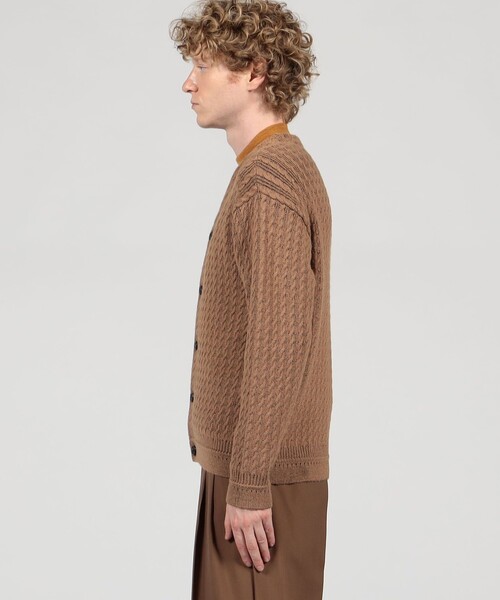 TOMORROWLAND （トゥモローランド）の「TOMORROWLAND tricot アルパカポリエステルケーブル Vネックカーディガン（カーディガン/ボレロ・メンズ・ネイビー/オフホワイト/キャメル・S/M/L）」の6枚目の写真