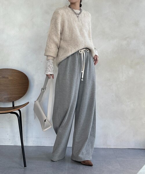 DouDou(ドゥドゥ)の「【WEB限定】ロングシャギープルオーバー(ニット/セーター・レディース・アイボリー/ベージュ/イエロー/チャコールグレー・FREE)」の10枚目の写真