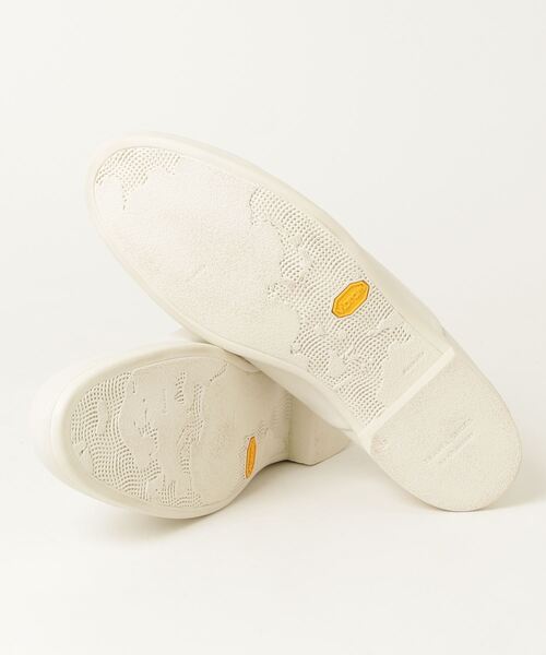 chausser(ショセ)の「【KS】【TRAVEL SHOES by chausser/トラベルシューズバイショセ】メダリオン レザー パンプス(スリッポン・レディース・ホワイト・38/39)」の3枚目の写真