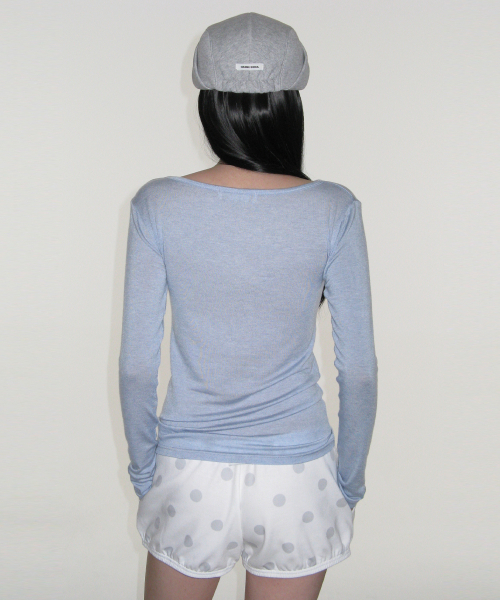 CRANK（クランク）の「ベーシックボートネックトップ_スカイブルー（Tシャツ/カットソー・レディース・その他・FREE）」の3枚目の写真