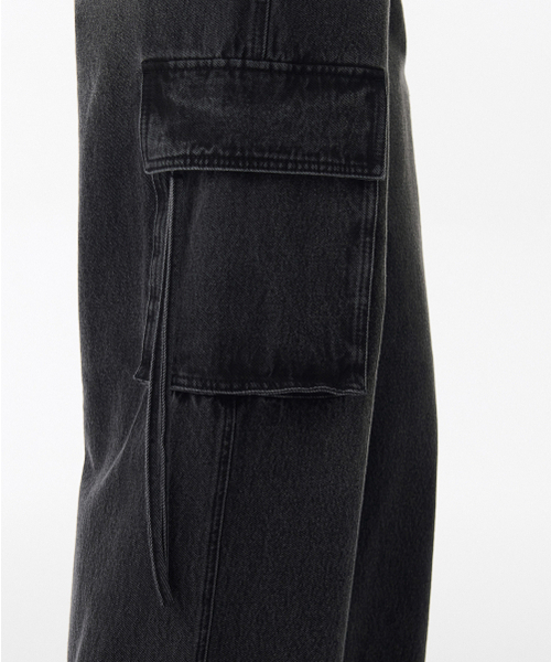 MUSINSA STANDARD WOMAN（ムシンサスタンダードウーマン）の「ウィメンズワイドカーゴデニムパンツ[ウォッシュドブラック]（デニムパンツ・レディース・その他・25/26/27/28/29/30/24）」の6枚目の写真