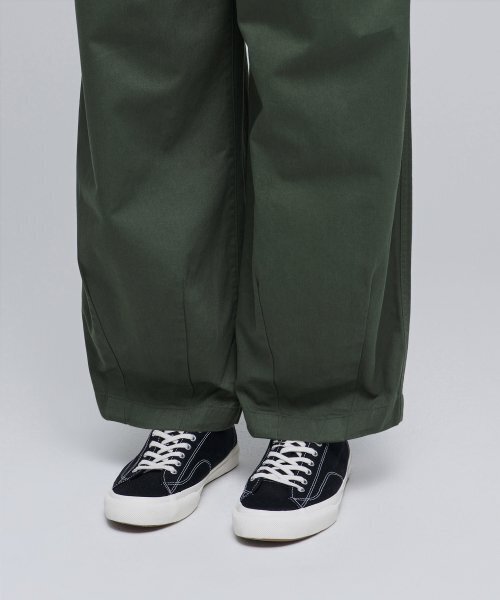 MUSINSA STANDARD（ムシンサスタンダード）の「コットンワイドバルーンパンツ [セージグリーン]（その他パンツ・メンズ・その他・40/38/36/34/32/29/30/31/33/26/27/28）」の9枚目の写真