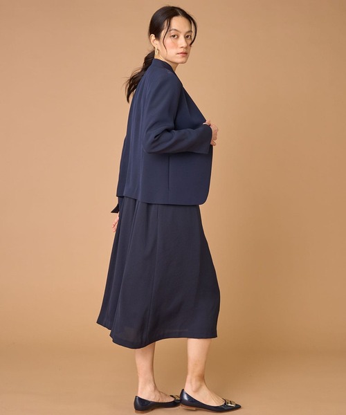 INED（イネド）の「バックサテンジョーゼット ボウタイワンピース（ワンピース・レディース・ネイビー・11号/9号/7号）」の8枚目の写真