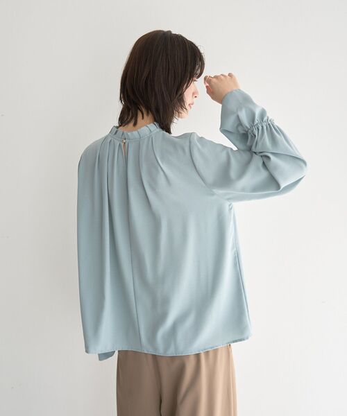 YECCA VECCA（イェッカヴェッカ）の「タックデザインブラウス（シャツ/ブラウス・レディース・ラベンダー/ネイビー/ミント/ライトグレー・FREE）」の10枚目の写真