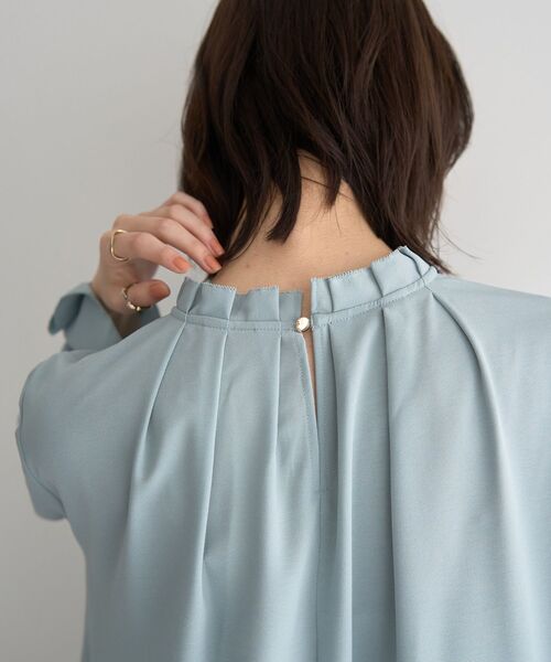 YECCA VECCA（イェッカヴェッカ）の「タックデザインブラウス（シャツ/ブラウス・レディース・ラベンダー/ネイビー/ミント/ライトグレー・FREE）」の12枚目の写真