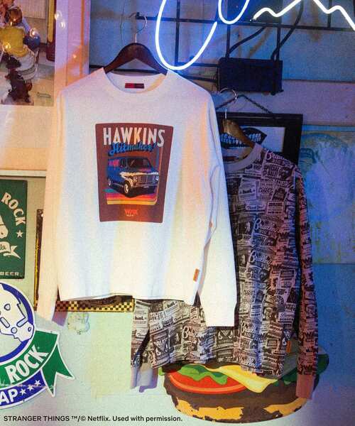 □STRANGER THINGS×MINNETONKA ソフトブラッシュドロンT（Tシャツ