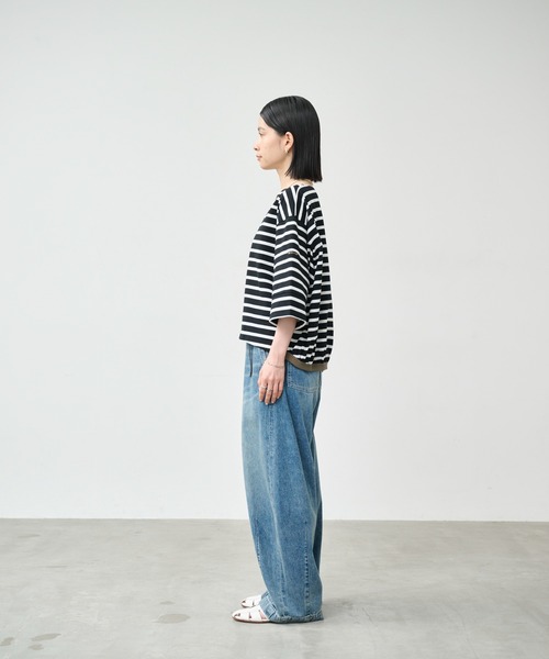 kha:ki（カーキ）の「「KHA:KI / カーキ」バックヘムライン バスクシャツ（Tシャツ/カットソー・レディース・アイボリー/ブラック/ホワイト系8/ブルー系/ホワイト系その他/ブラック×ホワイト・1）」の19枚目の写真