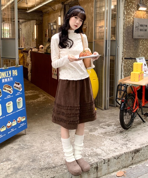 LAC-VERT(ラック・ヴェール)の「コーデュロイミディ丈フリルテープスカート(スカート・レディース・ベージュ/ブラウン・FREE)」の15枚目の写真