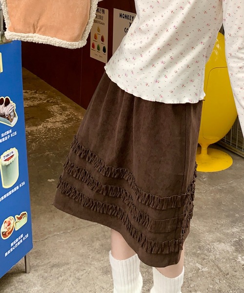 LAC-VERT(ラック・ヴェール)の「コーデュロイミディ丈フリルテープスカート(スカート・レディース・ベージュ/ブラウン・FREE)」の6枚目の写真