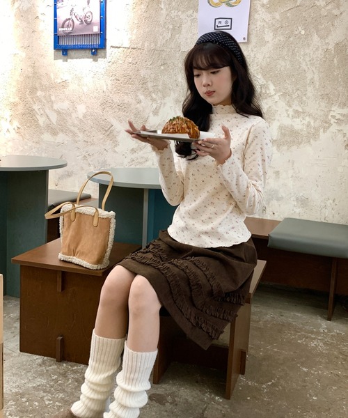 LAC-VERT(ラック・ヴェール)の「コーデュロイミディ丈フリルテープスカート(スカート・レディース・ベージュ/ブラウン・FREE)」の18枚目の写真