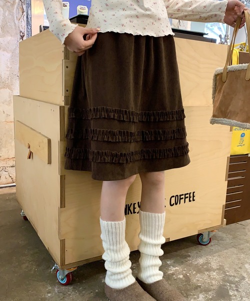 LAC-VERT(ラック・ヴェール)の「コーデュロイミディ丈フリルテープスカート(スカート・レディース・ベージュ/ブラウン・FREE)」の7枚目の写真