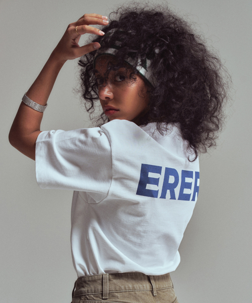 ERER（エルエル）の「[UN] ベーシックロゴTシャツ ホワイト（Tシャツ/カットソー・レディース・ホワイト・2/3/1）」の6枚目の写真
