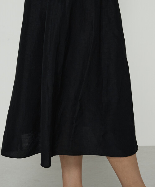 Gabardine K.T（ギャバジンケーティー）の「〔 +サイズ 〕 アセテートリネンタッサー ヘンリーネックワンピース（ワンピース・レディース・ブラック・15号）」の14枚目の写真