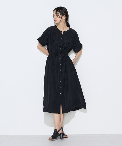 Gabardine K.T（ギャバジンケーティー）の「〔 +サイズ 〕 アセテートリネンタッサー ヘンリーネックワンピース（ワンピース・レディース・ブラック・15号）」の19枚目の写真